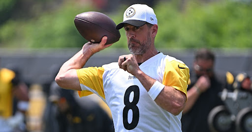 MirrorUSSports's tweet image. Aaron Rodgers' eight-word verdict speaks volumes after first DK Metcalf pass is intercepted
themirror.com/sport/american…