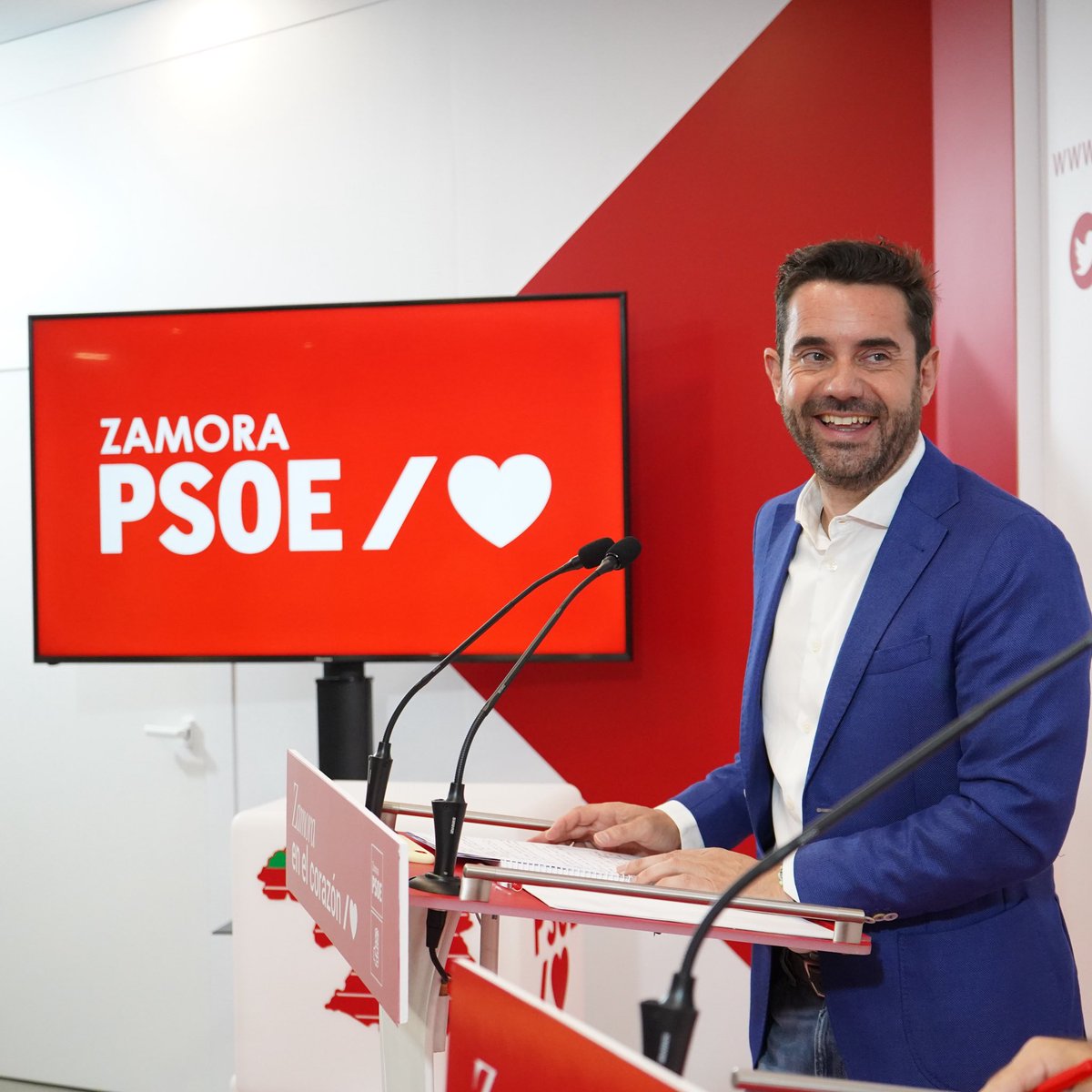 PSOE_Zamora's tweet image. ❤️ Dos años de Gobierno de España, dos años de avances reales para Zamora.
📈 Más empleo
👉 Pensiones más dignas
💼 Subida del salario mínimo
🌱 Energía limpia y digitalización
🏗️ Inversiones históricas en la provincia
🌹 El PSOE cumple. Zamora avanza.