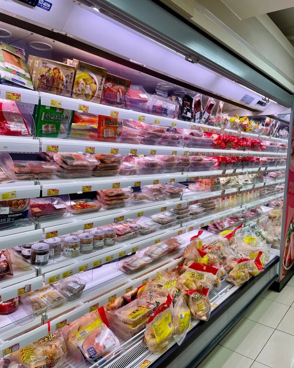 KindPaths's tweet image. スーパーのある日常の雰囲気って、すごく好きなんです。