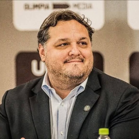 Fernando José Gutiérrez Medina (@ferjoseg) on Twitter photo 🗣"Más allá de que tenemos un equipo joven, yo estoy seguro que tenemos el mejor plantel del fútbol paraguayo. Lo digo con toda humildad".
🎙Rodrigo "Coto" Nogués, presidente de #Olimpia, en charla con <a href="/ArturoMRubin/">Arturo Máximo Rubin</a> en <a href="/urbanaalmaximo/">Urbana al Máximo</a>. 🗣"Más allá de que tenemos un equipo joven, yo estoy seguro que tenemos el mejor plantel del fútbol paraguayo. Lo digo con toda humildad".
🎙Rodrigo "Coto" Nogués, presidente de #Olimpia, en charla con <a href="/ArturoMRubin/">Arturo Máximo Rubin</a> en <a href="/urbanaalmaximo/">Urbana al Máximo</a>.