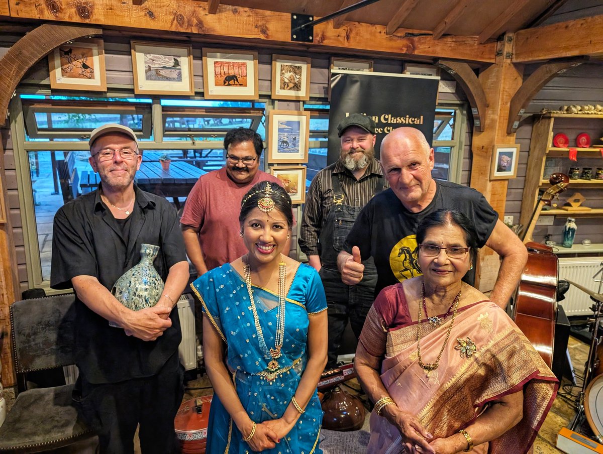 WightProms's tweet image. What a fantastic performance of Indian Classical Dance at this month's #WightPromsWednesdays with Suma & the Mystery Band at @WightProms & @TheGarlicFarm Over 50 joined us for lunch afterwards & over 60 dinner guests for tapas