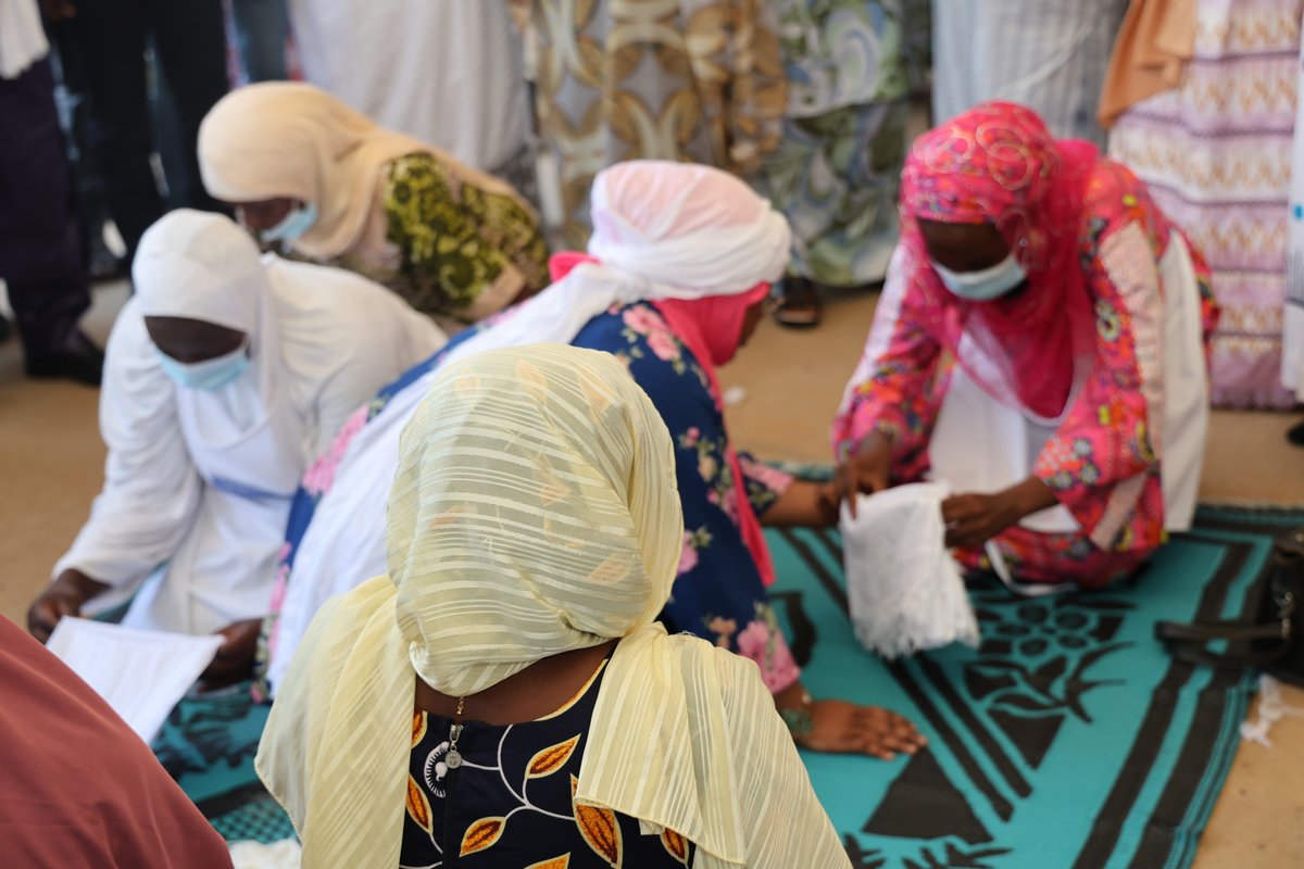 En side event à la 9e édition du FONAF, la Ministre du tourisme a lancé 1 session de formation pour les femmes &amp; jeunes filles. Ces formations portent sur la comptabilité, la transformation des céréales &amp; produits agrosylvopastoraux la pâtisserie la teinture Batik, la poterie