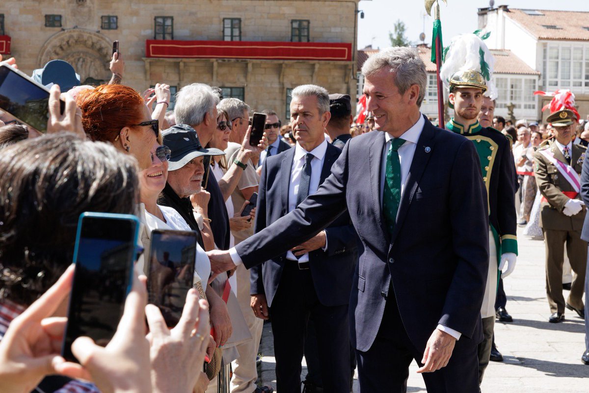 Hoxe tiven a honra de representar a S.M. o Rei na Ofrenda Nacional ao Apóstolo Santiago. Galicia é exemplo de fe, identidade e compromiso co ben común. Reivindicamos os valores que nos definen como pobo para seguir construíndo unha Galicia unida e con futuro