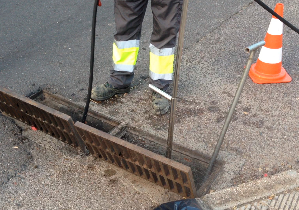 Desde el próximo lunes 28 hasta el martes 29 de julio <a href="/Aljarafesa/">Aljarafesa</a> realizará la campaña anual de #limpieza de #imbornales para optimizar el saneamiento, reducir los atascos y las inundaciones en #Pilas. <a href="/AytoPilas/">Ayuntamiento de Pilas</a>