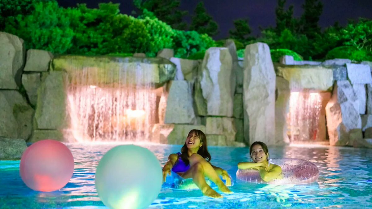 TimeOutTokyoJP's tweet image. /
この夏、憧れのホテルプールに行ってみよう🏖️
\
『東京、非日常が味わえるホテルプール7選』
timeout.jp/tokyo/ja/thing…
都会にいるのを忘れる、極上のリゾート空間をご紹介👙🍹