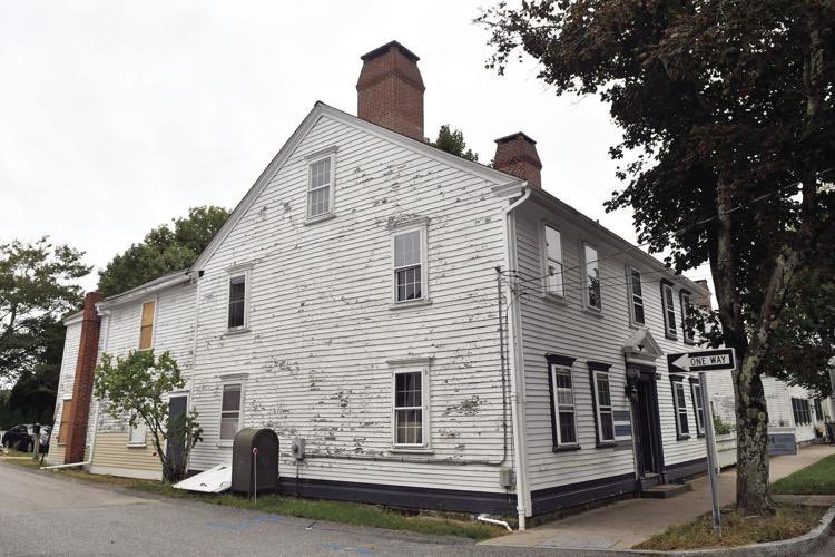 OTDRhodeIsland's tweet image. #OTD July 25, 1768, Immanuel Case, of North Kingstown (house pictured), ran a runaway ad in the Newport Mercury in which he offered a $5 reward for "a Negro man named Cuff; about 18 Years of Age, a short thickset Fellow, between 4 and 5 feet high with a long-built Head."