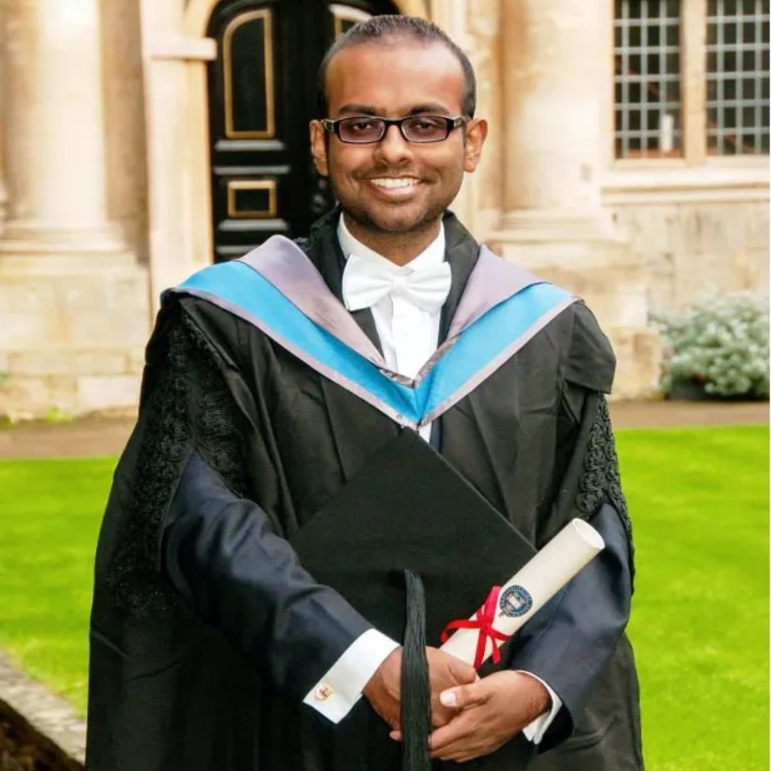 oxfordalumni's tweet image. To mark #WorldIVFDay, we're highlighting alumnus Dr Biswanath Ghosh Dastidar, who's using his @UniofOxford experience to support families in eastern India through free IVF. A wonderful example of the impact our alumni are making around the world. ➡️ bit.ly/3GDSRDB