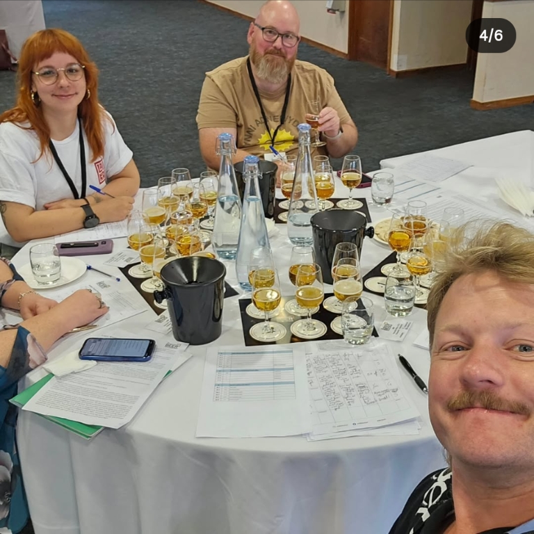 StirchleyWines's tweet image. Learning from seasoned professionals in that environment is always incredibly insightful.

A big thanks to Jeff Evans &amp;amp; IBC team for a well organised day and all the judges for making it a fantastic experience.  
#IBC2025🍻