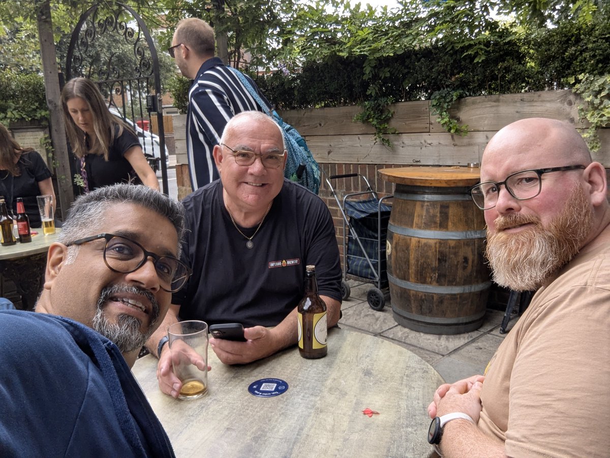 StirchleyWines's tweet image. Learning from seasoned professionals in that environment is always incredibly insightful.

A big thanks to Jeff Evans &amp;amp; IBC team for a well organised day and all the judges for making it a fantastic experience.  
#IBC2025🍻