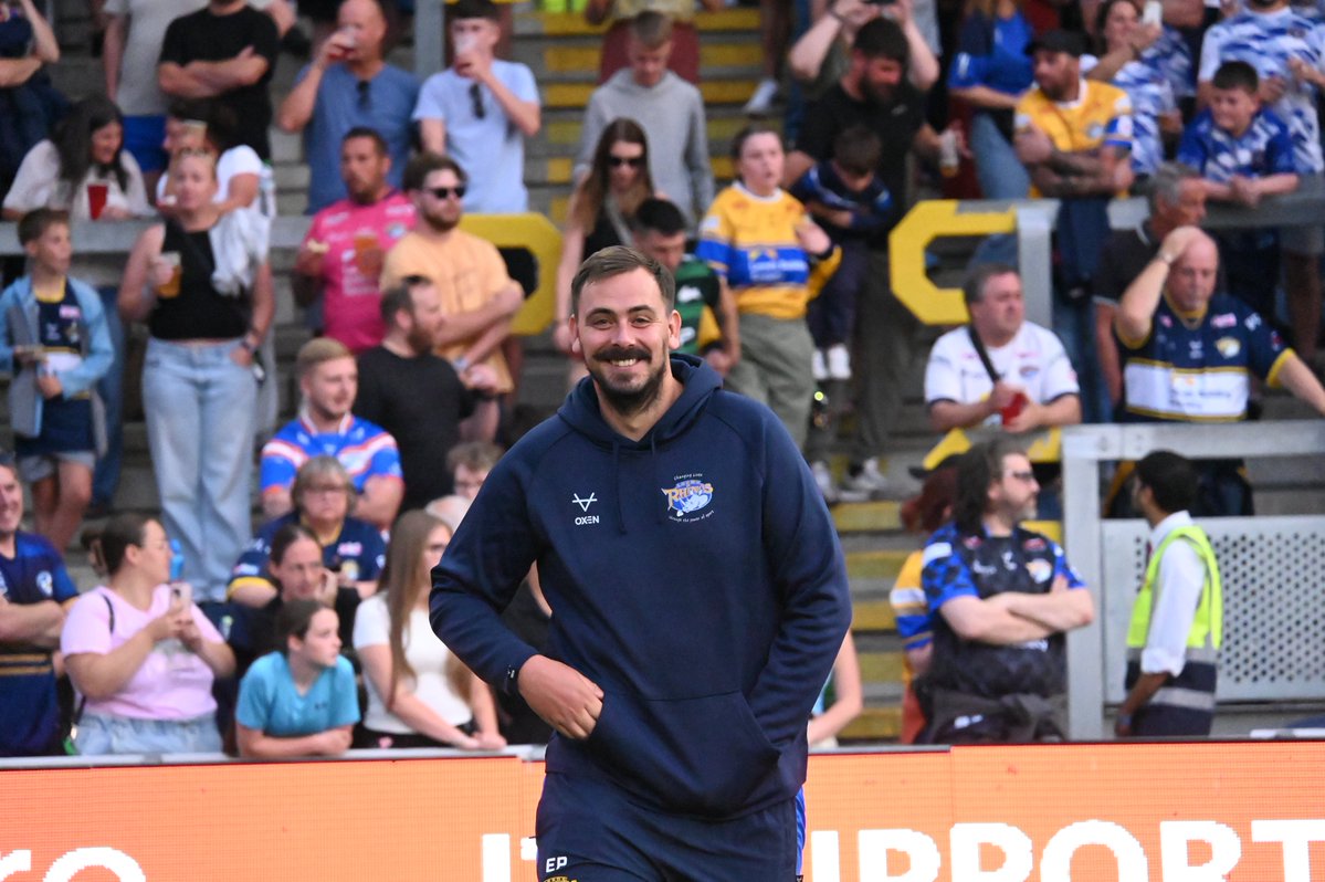 RugbyLeeds's tweet image. Huge thank you to @EllisPascall for his incredible contribution to our Rugby League Development Plan in his eight years at Leeds Rhinos Foundation
Ellis has been key in growing the womenโs game and inspiring the next generation, all the best in your exciting new role at the RFL