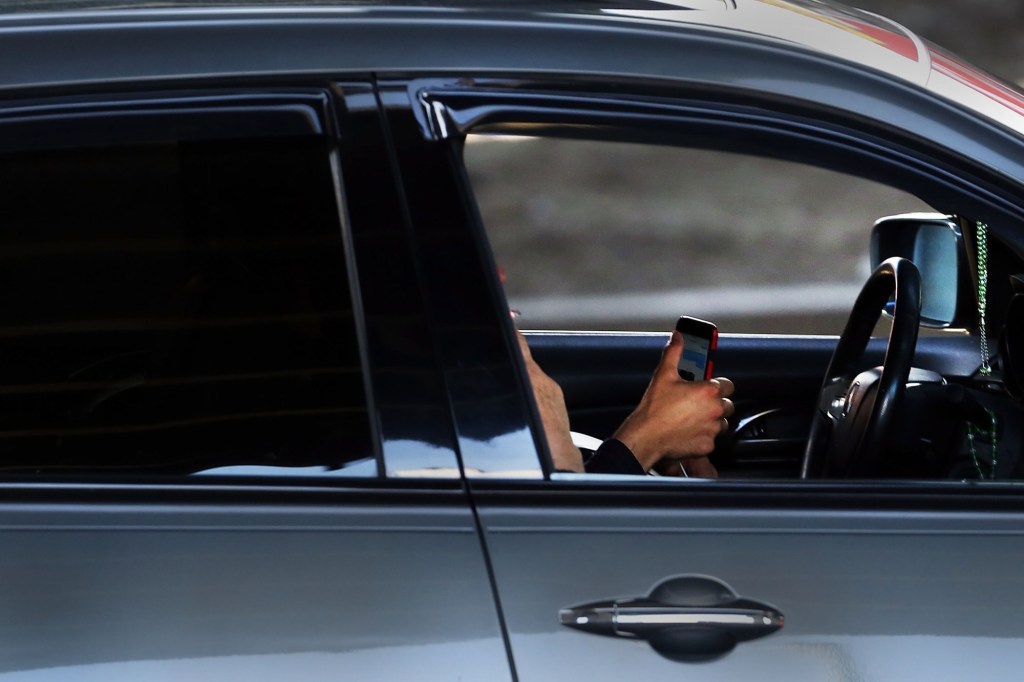 Colorado cops bust 206 drivers for using cellphones in first 6 months of new ban trib.al/aPreSVo