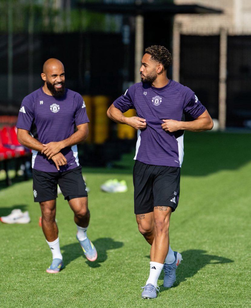 🚨 United sources say that early impressions of Cunha and Bryan Mbeumo have been positive. The pair have been described as good characters who are fitting in well and have "injected new energy" into the squad. #MUFC [<a href="/samuelluckhurst/">Samuel Luckhurst</a>]