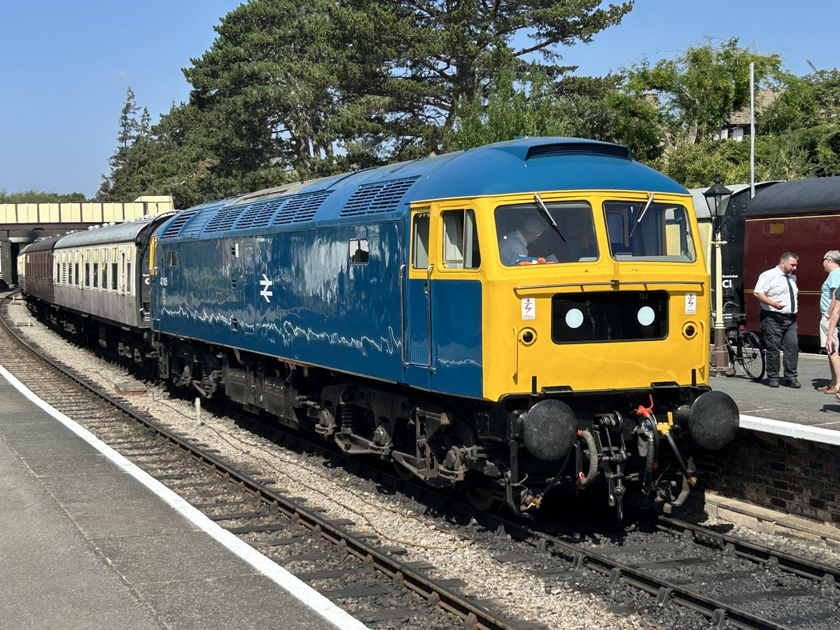 89Scunthorpe's tweet image. Diesel bashing today behind 20’s 37’s 47’s and a peak @GWSR