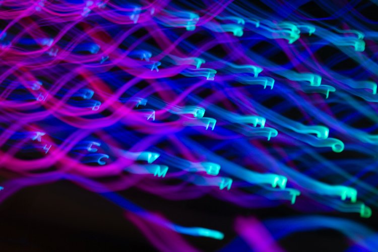 RCScience's tweet image. "One scientist champions a theory that new physics could be hiding in what he calls the “zeptouniverse”—the realm of objects on the scale of the zeptometer (which is 1 quintillionth of a meter)." via @PopMech realclearscience.com/2025/07/25/new…