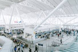 CafeLearner's tweet image. ✈️ Fukuoka Airport is a traveler&apos;s dream! Just 15 minutes from city center by subway - one of the world&apos;s closest major airports to downtown. 
Land, grab ramen, and explore the same day! 
No long transfers or expensive taxis needed 🚇 #FukuokaAirport #JapanTravel