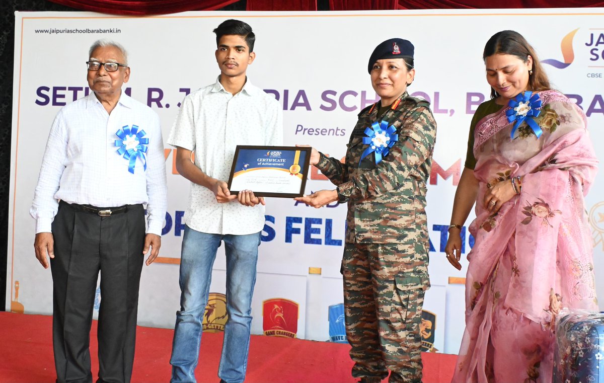 suryacommand's tweet image. ๐ฎ๐ณ *Honouring Heroes, Inspiring Leaders* ๐ฎ๐ณ
On the occassion of Kargil Vijay Diwas, Col Neha Bhatnagar, CO, #SuryaDisposers, graced the Investiture Ceremony at Seth M.R. Jaipuria School, #Barabanki as Chief Guest.
The event featured a ceremonial welcome by students with aโฆ