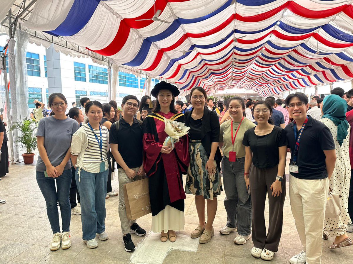 Happy moments for the Qiao lab as we gather and celebrate Chenyu’s PhD convocation!