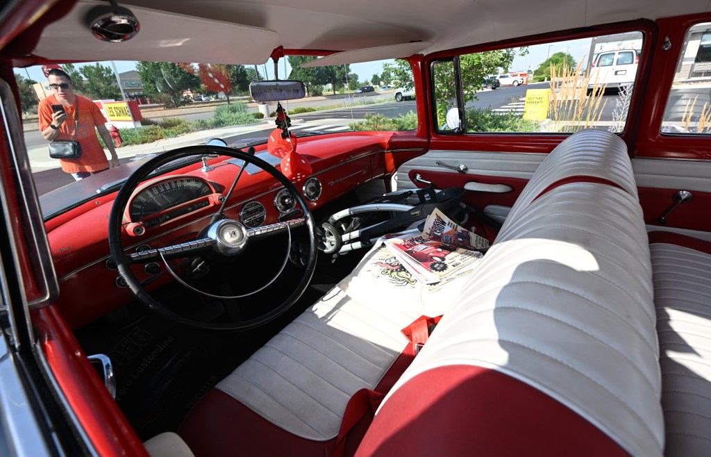 No cruising? Not on Longmont Cruise Night trib.al/CePdFUV