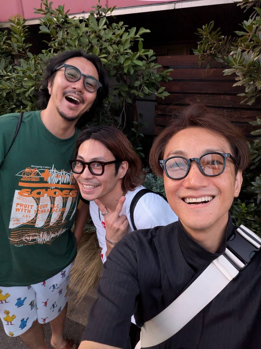 kujiraikosuke's tweet image. 8月3日開催の鯨井ジャパンLIVE！！

バンドリハ&amp;amp;振り付け稽古！

今回の鯨井ジャパンバンドも最高です。
ファンキーすぎる。
輝く魔法をかけてくれます✨

そしてゲストのお歌も最高。味と色気と茶目っ気が混ざり合っております。

楽しい時間になる事でしょうっ！！

ひゅーひゅー！