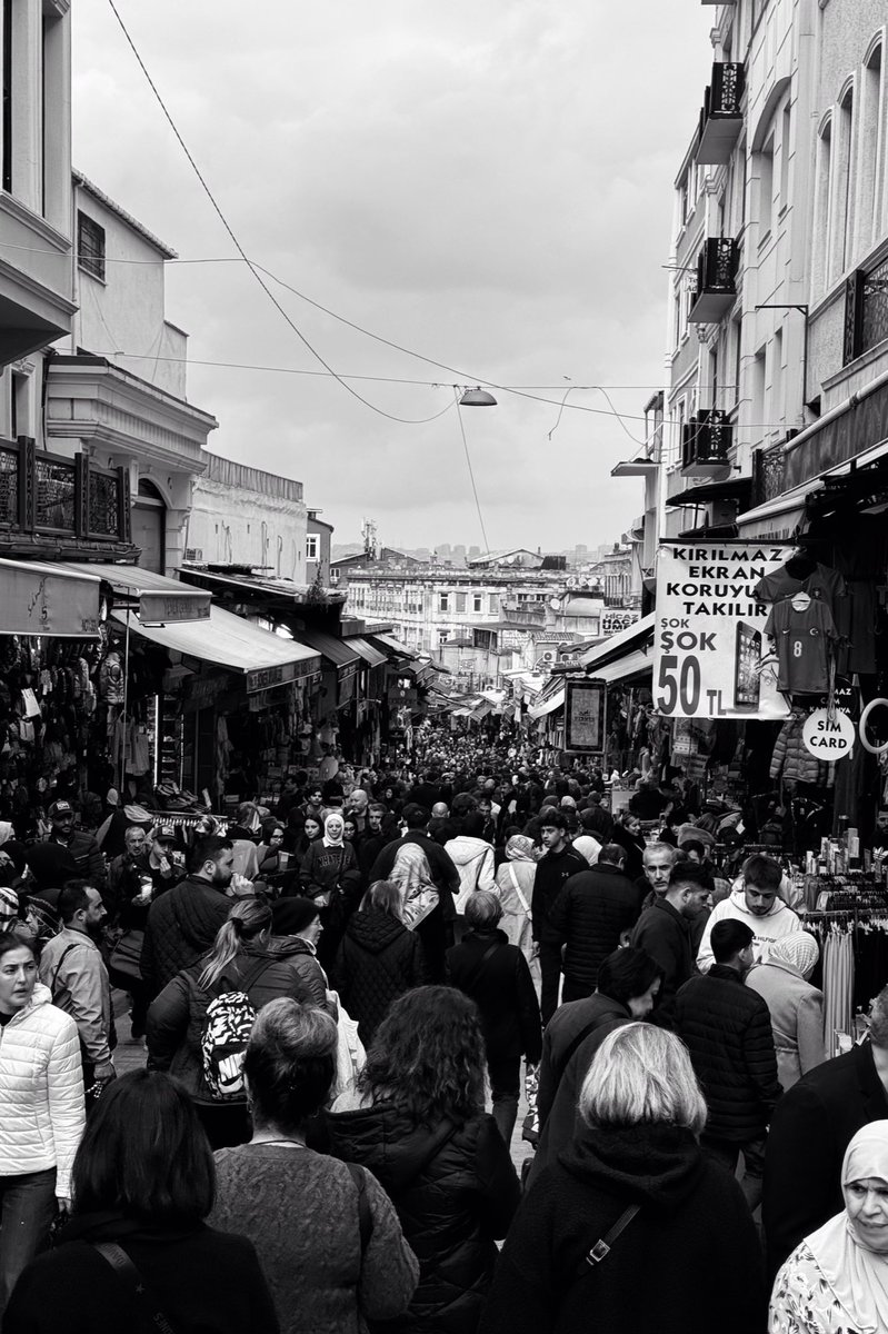 anonyra's tweet image. Gm ☕️🌞
From a while back: Just a normal weekday in Sururi/Fatih, Istanbul
Have yourself a fabulous Friday