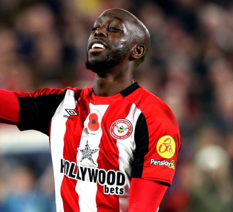 TransferSector's tweet image. 𝙏𝙍𝘼𝙉𝙎𝙁𝙀𝙍 𝙉𝙀𝙒𝙎: Talks ongoing between Newcastle and Brentford for Yoane Wissa. There has been a slight delay owing to a private matter at the Brentford end but discussions should restart soon, reports @SamiMokbel_BBC ⚪️⚫️