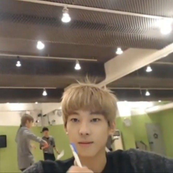 nnomm717's tweet image. 바부원우