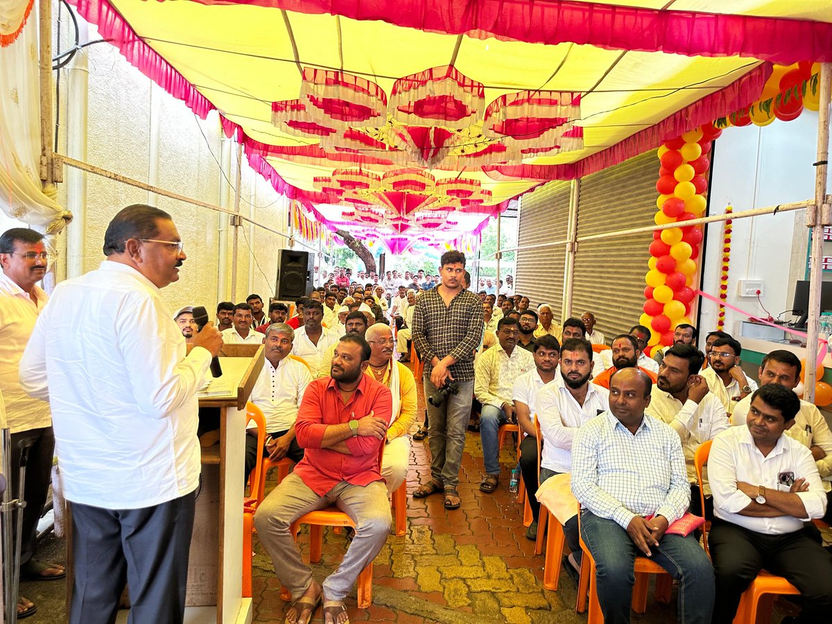 Suresh Dhas (@sureshdhasbjp) on Twitter photo "рд╢реНрд░реА рд╕рд╛рдИ рдорд▓реНрдЯреАрд╕реНрдкреЗрд╢рд╛рд▓рд┐рд╕реНрдЯ рд╣реЙрд╕реНрдкрд┐рдЯрд▓" тАФ рдЖрд╖реНрдЯреАрдХрд░рд╛рдВрд╕рд╛рдареА рдЖрд░реЛрдЧреНрдпрд╕реЗрд╡реЗрдЪрдВ рдирд╡рдВ рд╡рд░рджрд╛рди!
рдЖрдордЪреЗ рдмрдВрдзреВ рд╢реНрд░реА. рд╢рд┐рд╡рд╛рдЬреА рдзрд╕ рдпрд╛рдВрдЪреЗ рдЬрд╛рд╡рдИ рдбреЙ. рджрддреНрддрд╛ рдЧрдгрдЧреЗ рдЖрдгрд┐ рдХрдиреНрдпрд╛ рдбреЙ. рджрд┐рдкреНрддреА рдзрд╕ (рдЧрдгрдЧреЗ), рддрд╕реЗрдЪ рдбреЙ. рд░рд╛рдЬрдХреБрдорд╛рд░ рдЧрд╛рдпрдХрд╡рд╛рдб рд╡ рдбреЙ. рдиреАрд▓рдо рдХрд╡рдбреЗ-рдЧрд╛рдпрдХрд╡рд╛рдб рдпрд╛рдВрдЪреНрдпрд╛ рдкреБрдврд╛рдХрд╛рд░рд╛рддреВрди рдЖрд╖реНрдЯреАрдд рд╕реБрд░реВ рдЭрд╛рд▓реЗрд▓рдВ рд╢реНрд░реА рд╕рд╛рдИ рдорд▓реНрдЯреАрд╕реНрдкреЗрд╢рд╛рд▓рд┐рд╕реНрдЯ "рд╢реНрд░реА рд╕рд╛рдИ рдорд▓реНрдЯреАрд╕реНрдкреЗрд╢рд╛рд▓рд┐рд╕реНрдЯ рд╣реЙрд╕реНрдкрд┐рдЯрд▓" тАФ рдЖрд╖реНрдЯреАрдХрд░рд╛рдВрд╕рд╛рдареА рдЖрд░реЛрдЧреНрдпрд╕реЗрд╡реЗрдЪрдВ рдирд╡рдВ рд╡рд░рджрд╛рди!
рдЖрдордЪреЗ рдмрдВрдзреВ рд╢реНрд░реА. рд╢рд┐рд╡рд╛рдЬреА рдзрд╕ рдпрд╛рдВрдЪреЗ рдЬрд╛рд╡рдИ рдбреЙ. рджрддреНрддрд╛ рдЧрдгрдЧреЗ рдЖрдгрд┐ рдХрдиреНрдпрд╛ рдбреЙ. рджрд┐рдкреНрддреА рдзрд╕ (рдЧрдгрдЧреЗ), рддрд╕реЗрдЪ рдбреЙ. рд░рд╛рдЬрдХреБрдорд╛рд░ рдЧрд╛рдпрдХрд╡рд╛рдб рд╡ рдбреЙ. рдиреАрд▓рдо рдХрд╡рдбреЗ-рдЧрд╛рдпрдХрд╡рд╛рдб рдпрд╛рдВрдЪреНрдпрд╛ рдкреБрдврд╛рдХрд╛рд░рд╛рддреВрди рдЖрд╖реНрдЯреАрдд рд╕реБрд░реВ рдЭрд╛рд▓реЗрд▓рдВ рд╢реНрд░реА рд╕рд╛рдИ рдорд▓реНрдЯреАрд╕реНрдкреЗрд╢рд╛рд▓рд┐рд╕реНрдЯ