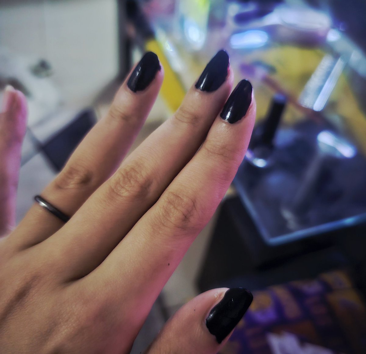 monnommoin's tweet image. Here&apos;s to hoping the weather isn&apos;t bad tomorrow and I can safely attend the event. I got new eye contacts and been wanting to use them for my Diavolo cosplay. 🥹
