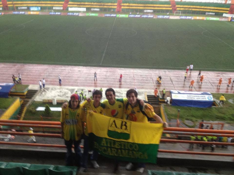 CoteOttens94's tweet image. Un poco de gente que se hizo hincha con la campaña del año pasado criticando al equipo…
Así se veía el estadio en el 2013… en la B.
Ahí estábamos, siempre acompañando.
En los buenos momentos agotaron boletas. En los malos fuimos pocos los que las compramos.