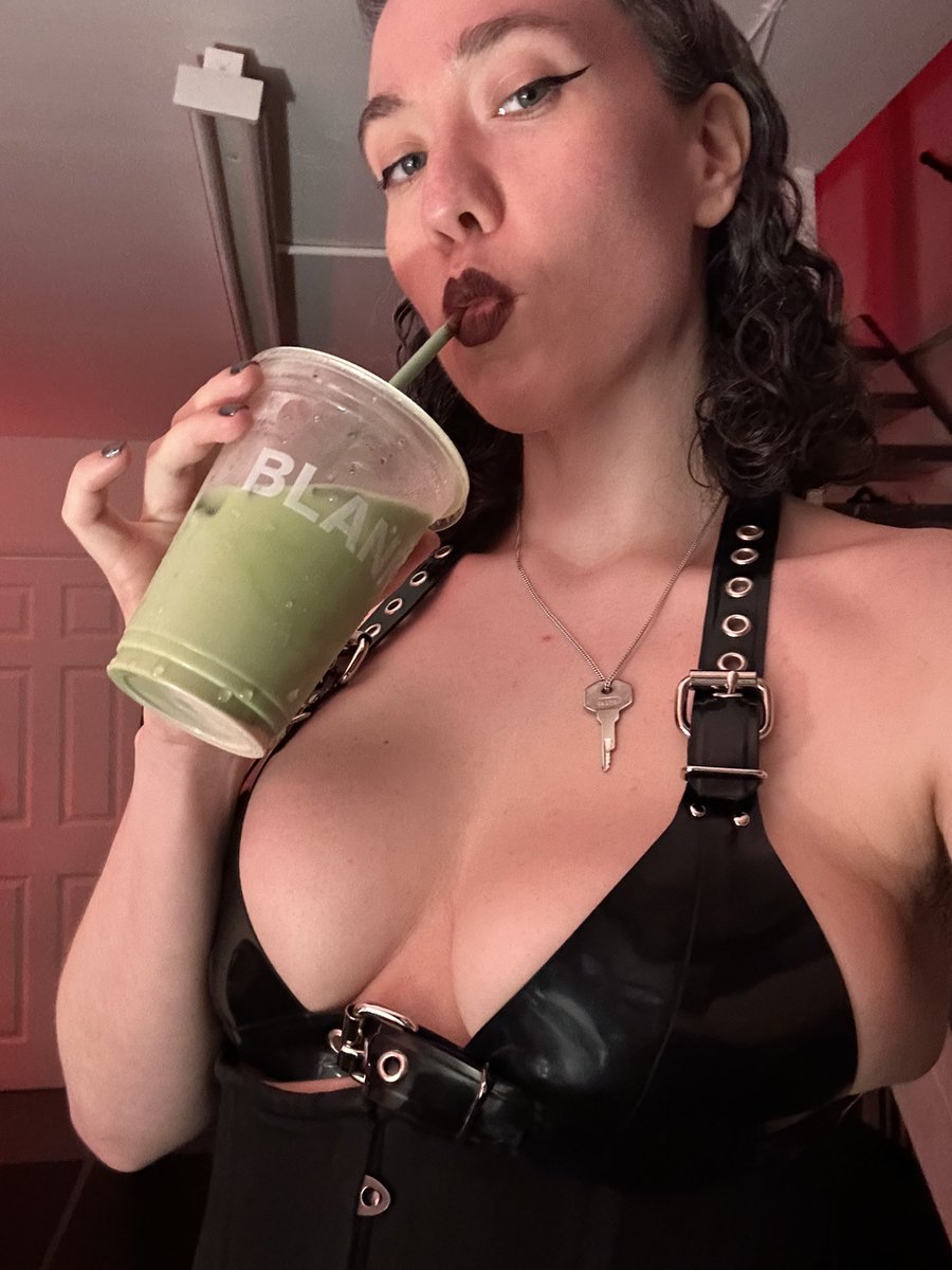 Strict Mommy morning, with a drink delivery from a lucky loser <a href="/E1Darkroom/">E1DARKROOM</a>