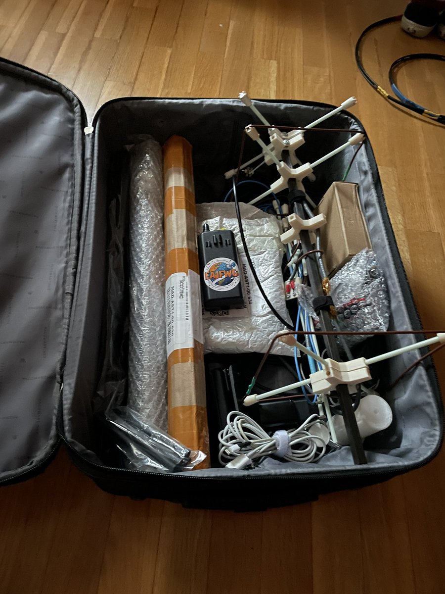 Alejandro ~ EA1FWG (@ea1fwg) on Twitter photo 🎧 Weekend vibes on the radio! Fresh upgrades headed to <a href="/fwcubelabs/">FWCube Labs</a> in the next shipment - and yep, you’re gonna be obsessed 🛰️ 🎧 Weekend vibes on the radio! Fresh upgrades headed to <a href="/fwcubelabs/">FWCube Labs</a> in the next shipment - and yep, you’re gonna be obsessed 🛰️