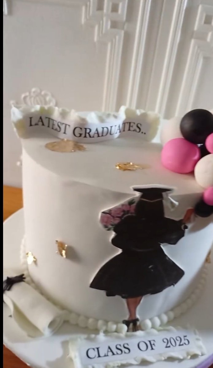 hendotcakes's tweet photo. We have been busy!
What a week!

Thank you for patronising us and keeping us busy - we made sure every bite leave you the rewarding sweetness you deserve for your seen efforts.

Congratulations to every child graduating today, and to their parents, take your flowers 🎉🎉🎉 https://t.co/oWe6ve1on4