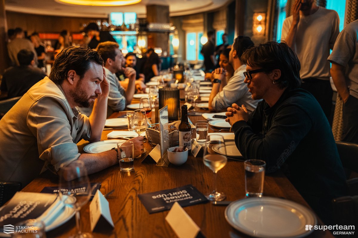 pattiruss_'s tweet image. Did we just ate? Because that investor startup dinner was a full-course feast (and vibe).
12 of our strongest startups met a group of Solana VCs from all over Europe with one objective: raise. To everyone who joined us and traveled to Berlin for the occasion: THANK YOU!…