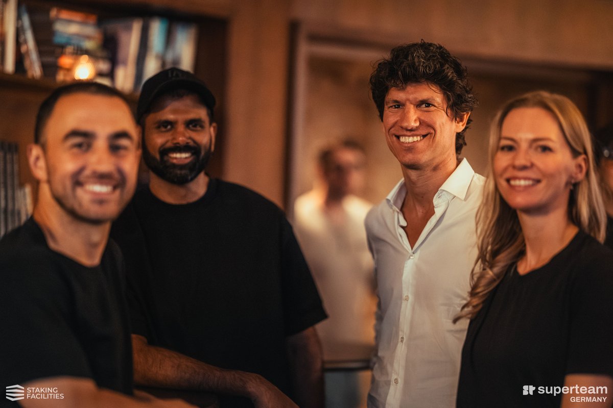 pattiruss_'s tweet image. Did we just ate? Because that investor startup dinner was a full-course feast (and vibe).
12 of our strongest startups met a group of Solana VCs from all over Europe with one objective: raise. To everyone who joined us and traveled to Berlin for the occasion: THANK YOU!…