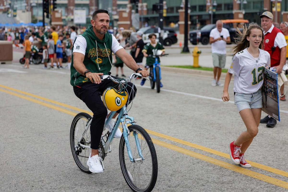 LevBarrington's tweet photo. With Zach Tom's new extension, the Packers now focus on Elgton Jenkins' recovery and potential switch to center to build a stronger, versatile offensive line this season!  https://t.co/vGcGLGRwV3 https://t.co/pvTVxMnqFj