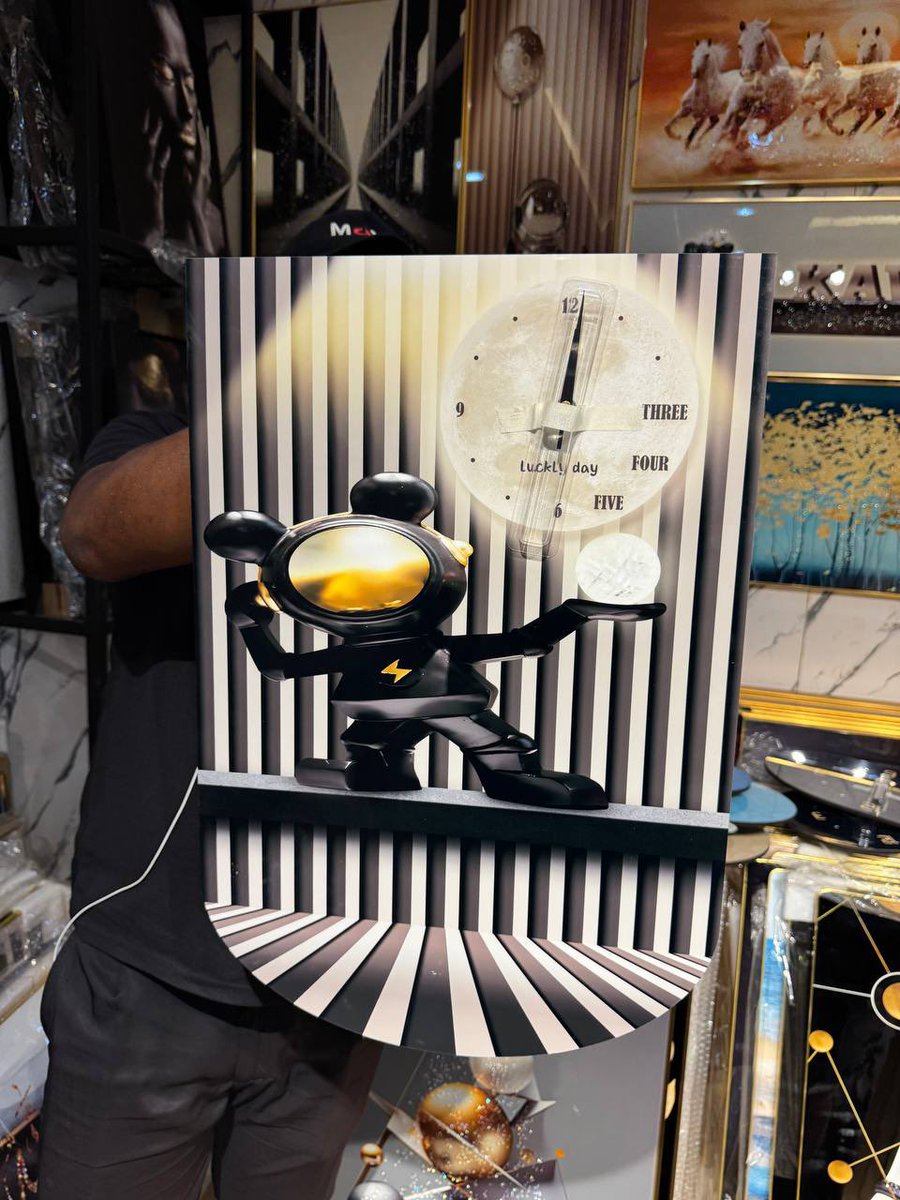 Love_Rebirth0's tweet image. Luxury Wall art clock
A perfect blend of unique style
Timeless unique piece
Size ;40 by 80
Price ;43,000