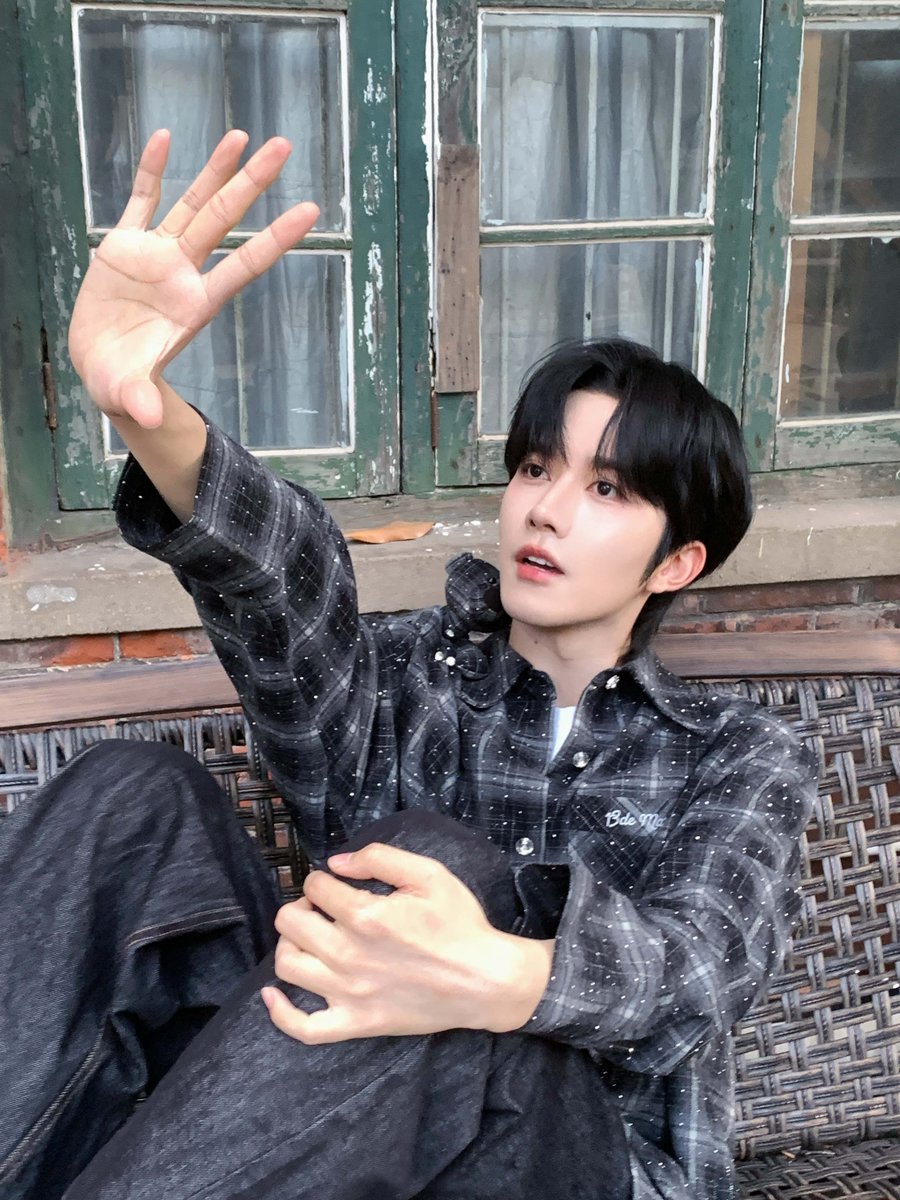 YoukuOfficial's tweet image. #EliotHuang Have a wonderful weekend together!
#黄星
#YOUKU #优酷