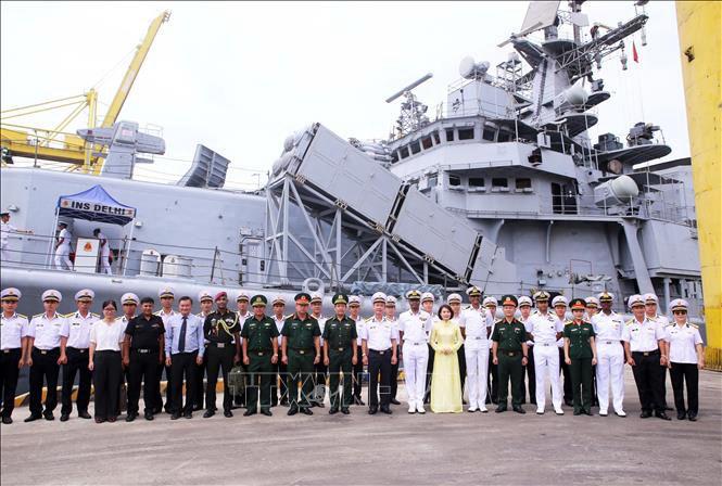 XClassHero's tweet image. INS Delhi (D61) guided-missile destroyer of #IndianNavy in Da Nang, Vietnam
First indigenous destroyer of Indian Navy built at #MDL India, and commissioned in 1997
Before her, there was the HMIS Delhi, a Leander-class light cruiser recommissioned into Royal Indian Navy in 1948