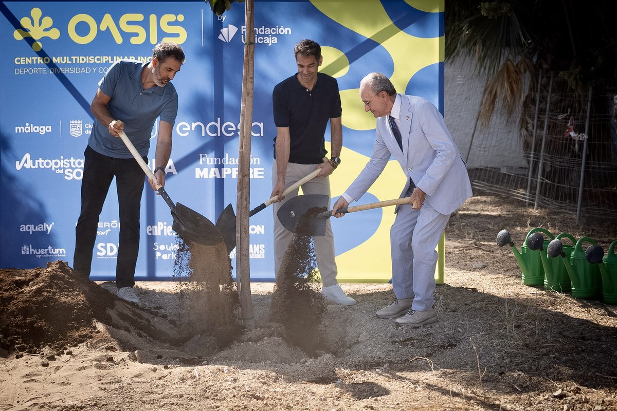 APDM (@apdeportivosmlg) on Twitter photo 🚧<a href="/malaga/">Ciudad de Málaga</a> da los primeros pasos para la construcción del Centro Deportivo Inclusivo ‘El Oasis’, con Berni Rodríguez y José Manuel Calderón plantando el primer árbol de la parcela.
👏‘El Oasis’ integrará a personas con diversidad funcional y a sus familias a través del deporte. 🚧<a href="/malaga/">Ciudad de Málaga</a> da los primeros pasos para la construcción del Centro Deportivo Inclusivo ‘El Oasis’, con Berni Rodríguez y José Manuel Calderón plantando el primer árbol de la parcela.
👏‘El Oasis’ integrará a personas con diversidad funcional y a sus familias a través del deporte.
