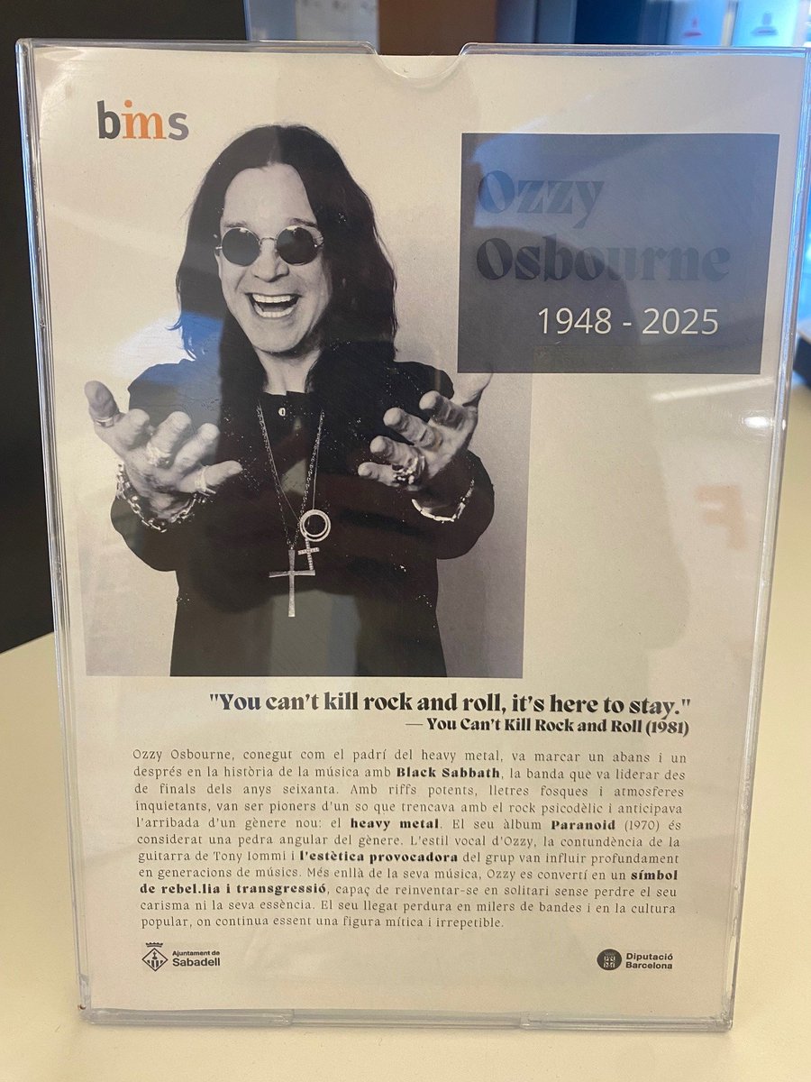 🔴Des de la Biblioteca de Ponent ens afegim al dol per la mort d'Ozzy Osbourne, el padrí del heavy metal i li retem homenatge amb una petita mostra bibliogràfica. 🎸💀⚡️  #OzzyOsbourneForever