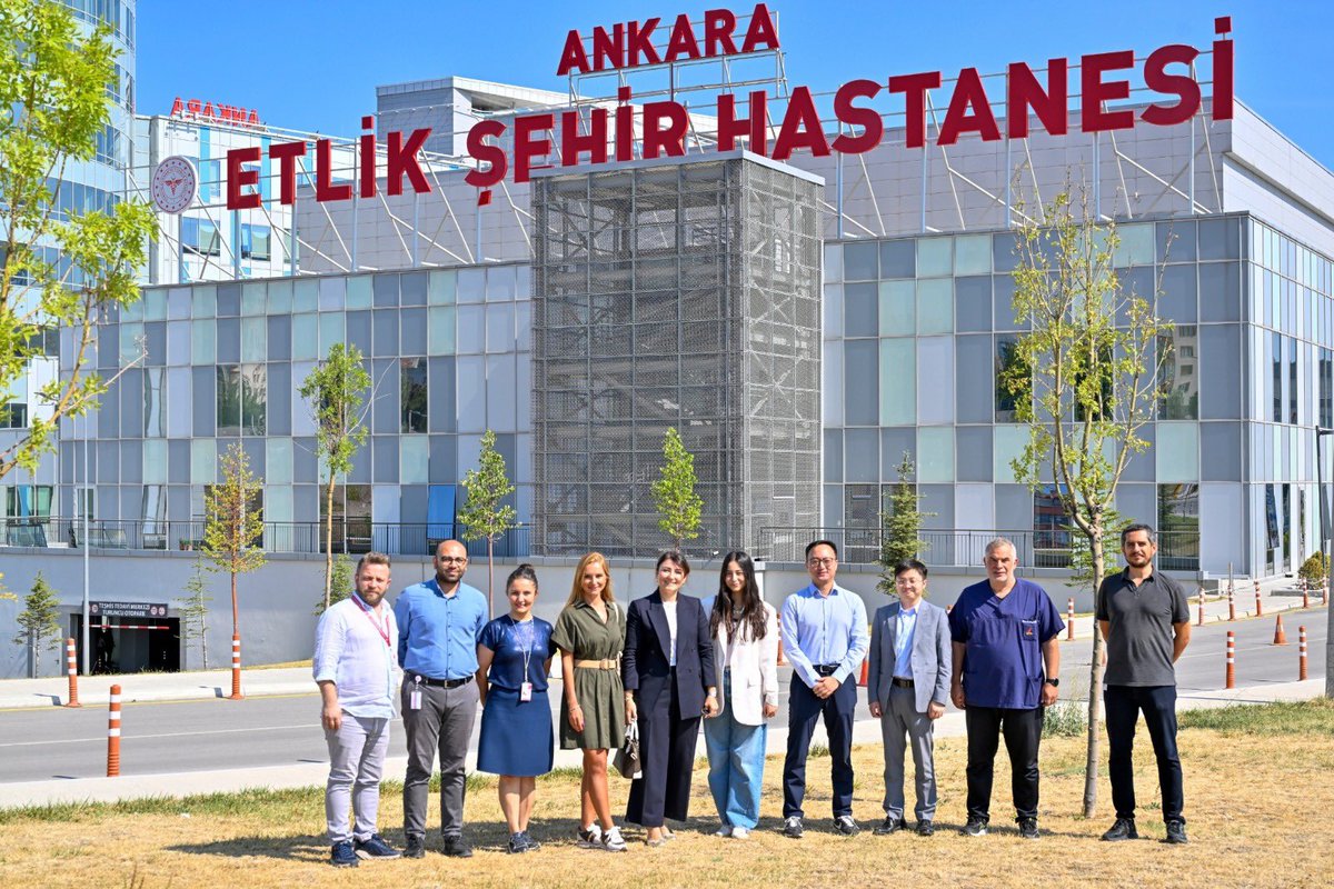 Sağlık Bilgi Sistemleri Genel Müdürlüğü Yapay Zeka ve Yenilikçi Teknolojiler Daire Başkanlığı ile Çin’den gelen heyet, hastanemizi ziyaret etti.