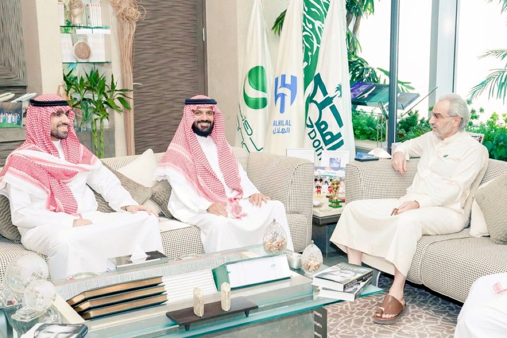 ittihadhadil's tweet image. اللهم في هذا اليوم الفضيل حرّم كل المفسدين والعابثين ومن يتعمد إفساد فرحة الاتحاديين في نادي #الاتحاد من السعاده و الرزق و العافيه ورد كيدهم في نحورهم 🤲🏻⚫️🟡