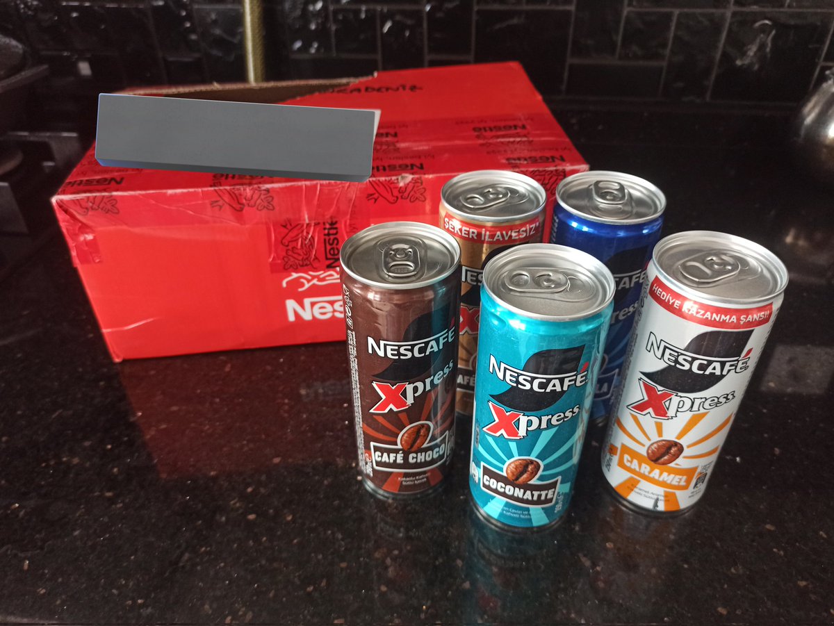 stajyerfizikci's tweet image. uyandım ve hediyelerim gelmiş cansın @NescafeXpress