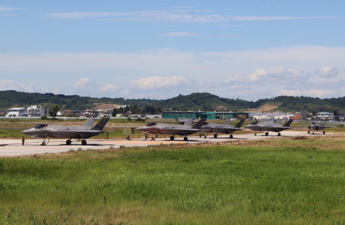 JASDF_PAO's tweet image. #航空自衛隊 は現在 #REFORPAC25 に参加しています。空自機が米海兵隊岩国航空基地に展開、米軍機が百里、小松、松島基地の各空自基地に展開し、給油等を実施しました。空自は米軍と連携し、今後も #日米同盟 の抑止力・対処力を強化してまいります。🇯🇵🇺🇸💪
#FOIP #自由で開かれたインド太平洋