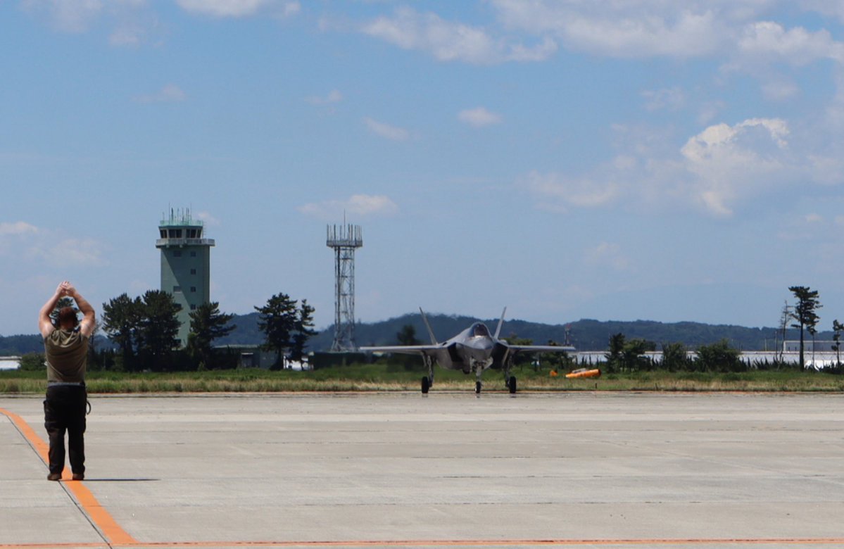 JASDF_PAO's tweet image. #航空自衛隊 は現在 #REFORPAC25 に参加しています。空自機が米海兵隊岩国航空基地に展開、米軍機が百里、小松、松島基地の各空自基地に展開し、給油等を実施しました。空自は米軍と連携し、今後も #日米同盟 の抑止力・対処力を強化してまいります。🇯🇵🇺🇸💪
#FOIP #自由で開かれたインド太平洋