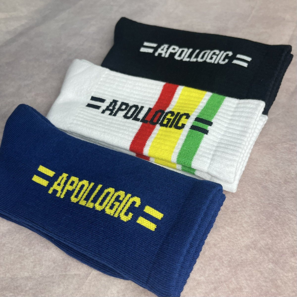 kasabuta87's tweet photo. Apollogic靴下

こちら割とタイトになってますので
ゆーいちくらい足が太いとちょっときついです https://t.co/EHLP01zjcJ