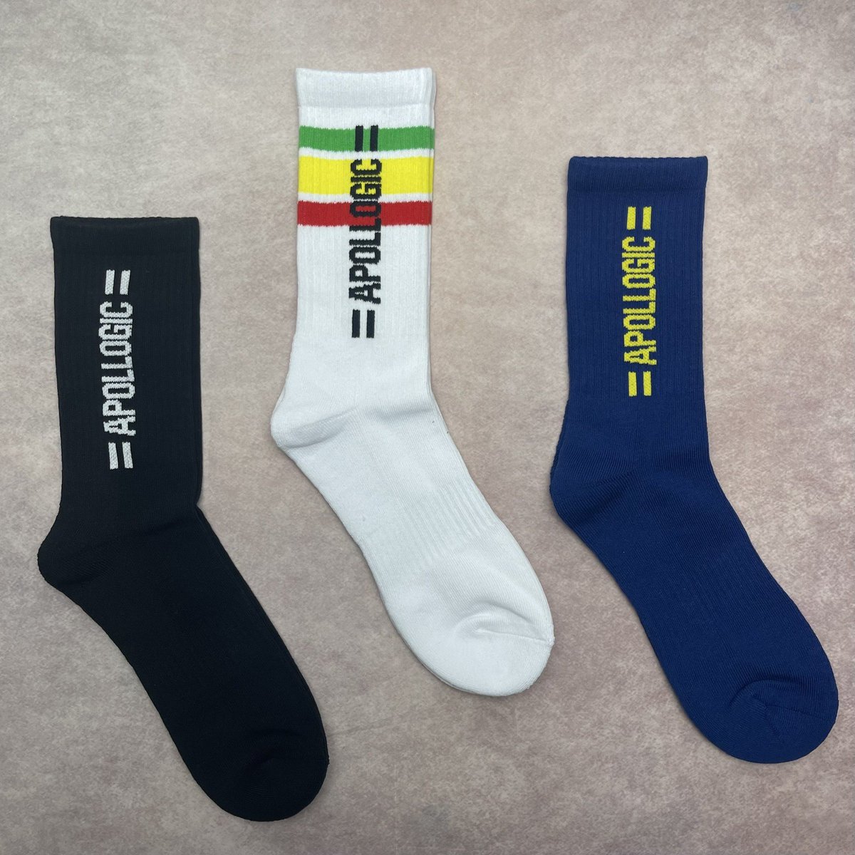 kasabuta87's tweet photo. Apollogic靴下

こちら割とタイトになってますので
ゆーいちくらい足が太いとちょっときついです https://t.co/EHLP01zjcJ
