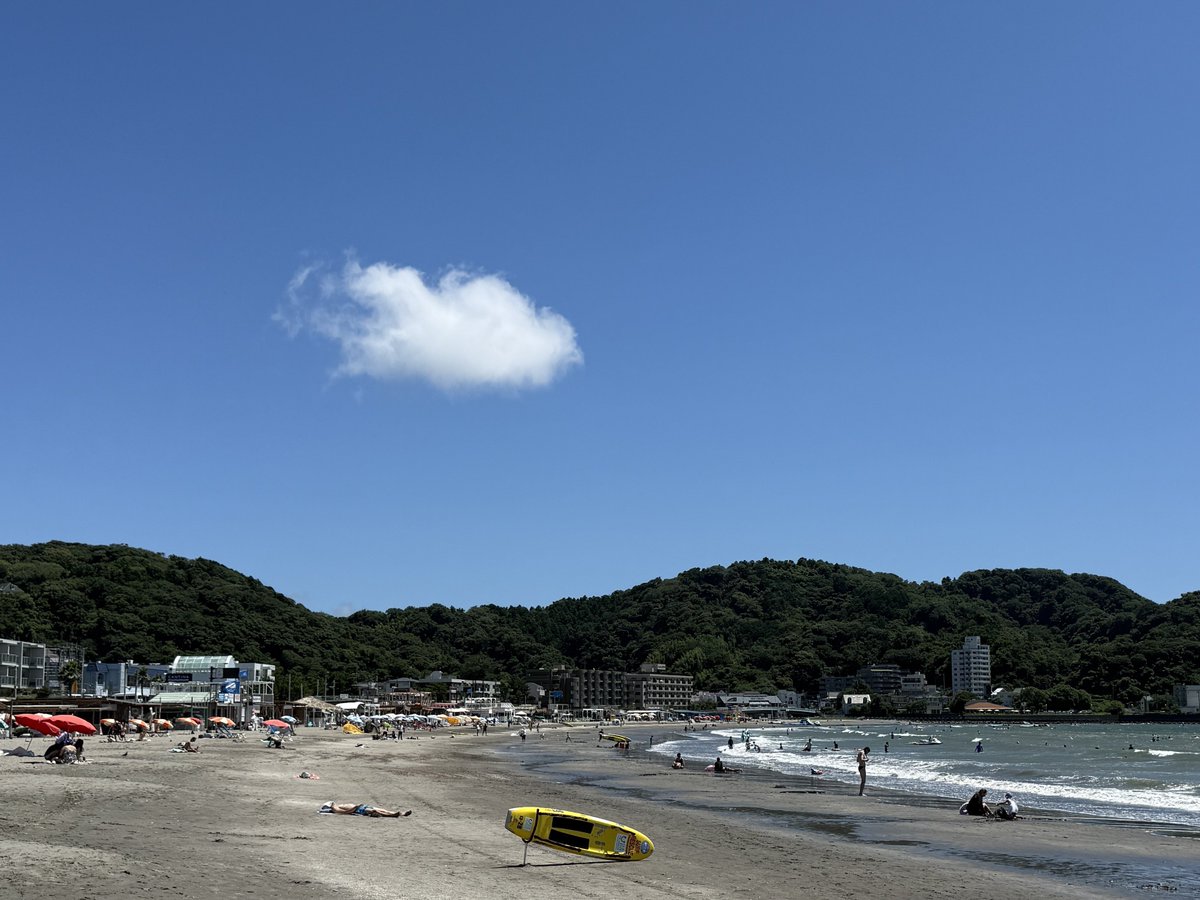 kode941's tweet photo. 午後狙いで海。
いい感じの南風😁
長袖ラッシュガードとサーフパンツ。
海水はぬるま湯みたいだけど、
海の上は涼しい。
でこぼこ海面体力を使い切って満足😁
#ウインドサーフィン
#windsurfin https://t.co/hVRAbqKpSq