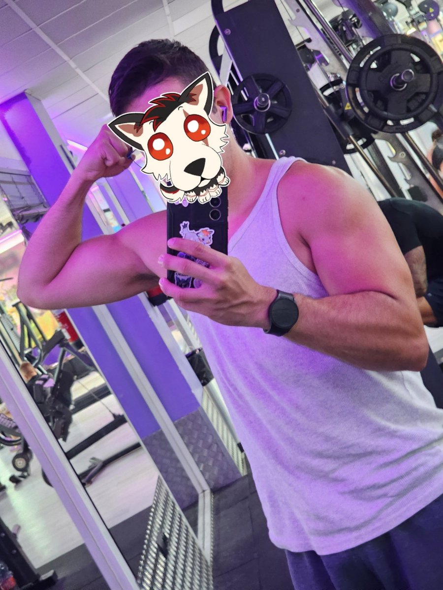 Denyern13's tweet image. Iโm one of those who believe the days full of excuses, when you feel itโs not worth it and skipping once wonโt hurt, are exactly when you must push through. Thatโs where true discipline lies and real results appear
I didn't want to go to the gym today xd