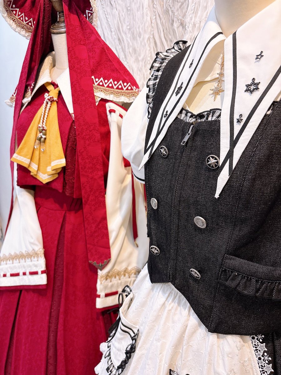 HoshibakoWorks1's tweet image. #星箱原宿店 です🕊
東方コラボ第一弾が本日より一般販売開始です✨
それぞれの魅力がお洋服ほどこされた、
とても可愛いアイテムとなっています🎀💕
ぜひ店頭にてご覧ください🪄︎︎◝✩
TEL:070-3244-7582
アクセス📍 x.gd/vZbHd